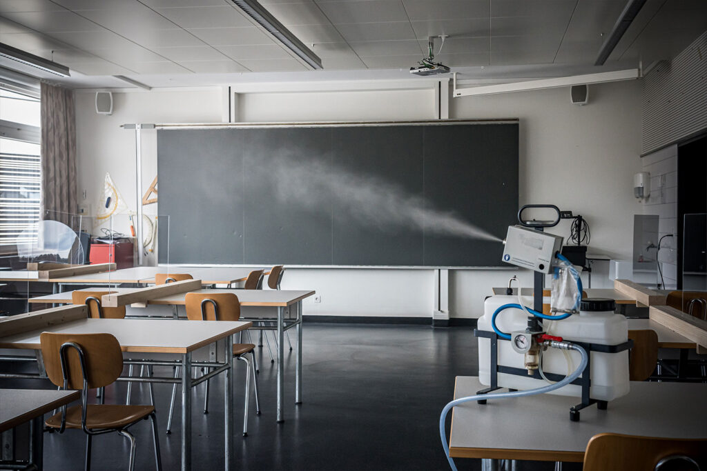 Die Hälg & Co. AG führt auch Lüftungsreinigungen und Desinfektionen in Büros, Wohnungen oder Schulen durch.