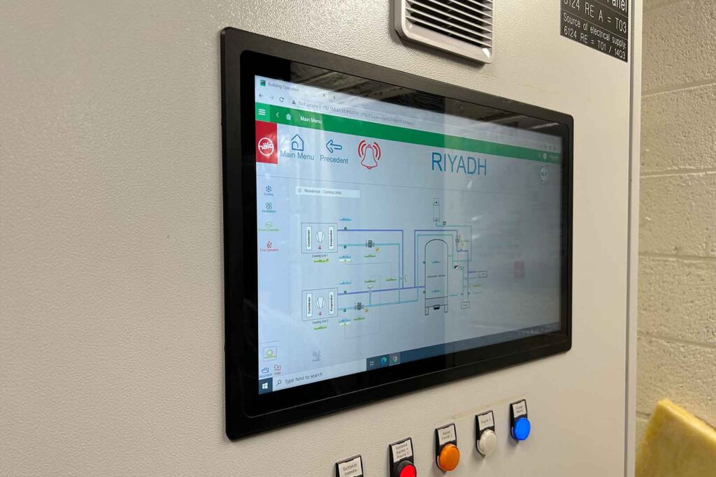 Schaltschrank in der Schweizerischen Botschaft in Saudi Arabien