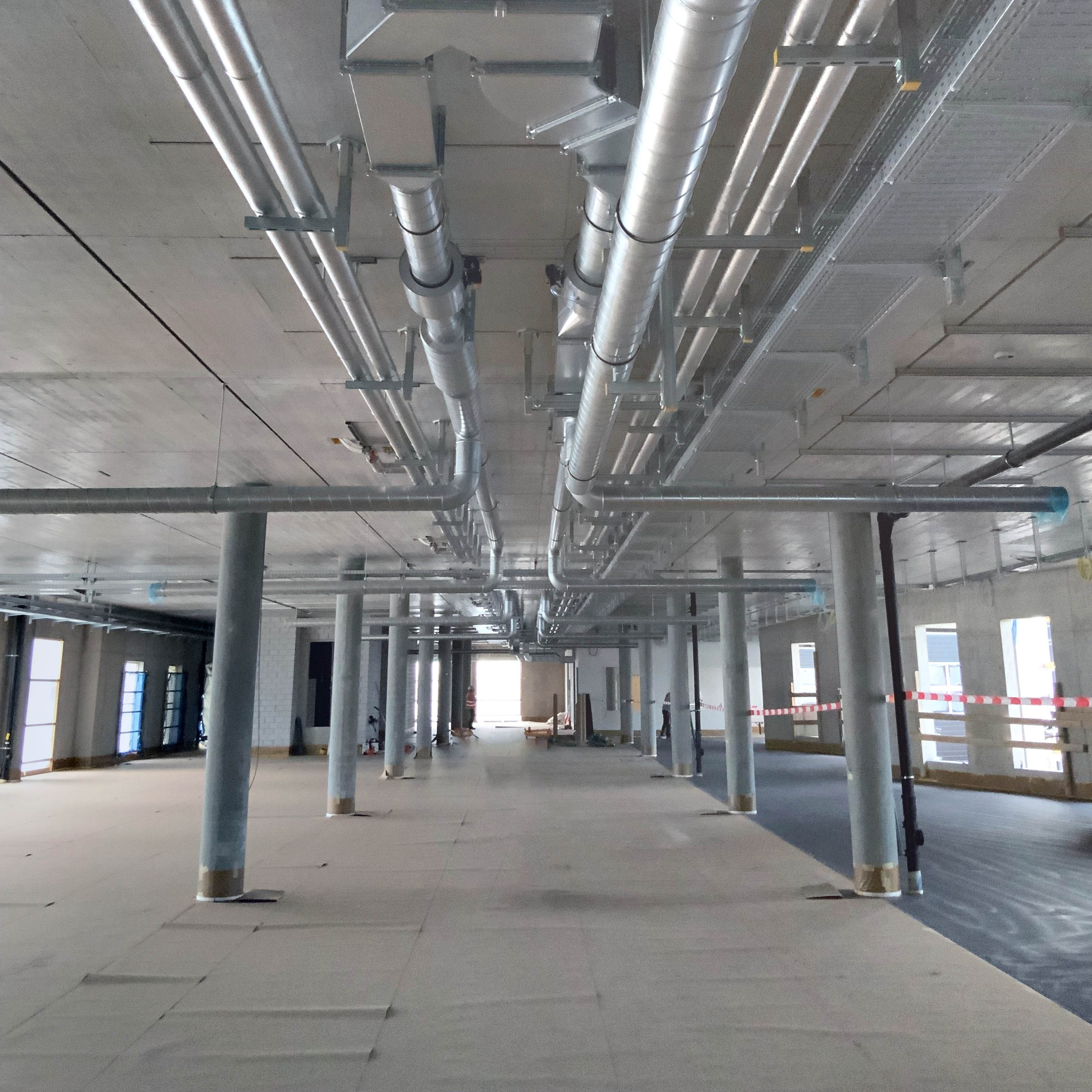 Lüftungsanlagen und weitere Gewerksleitungen, erdbebensicher installiert für die Belimo Automation AG