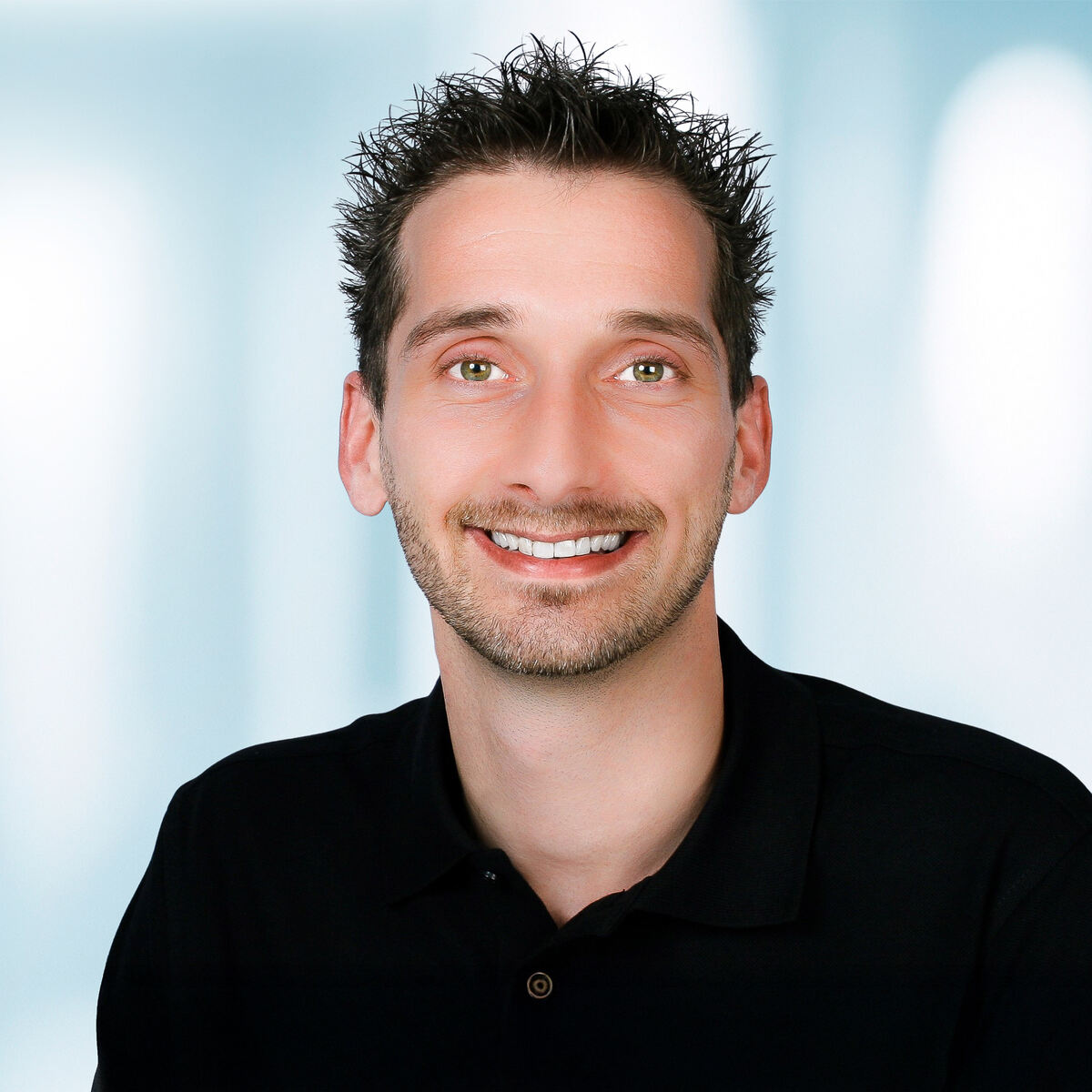 Tobias Niffeler, Hälg Group