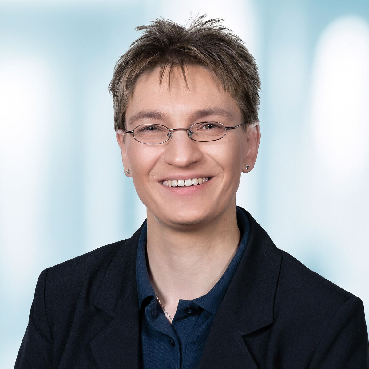 Anika Schückel, Hälg Group