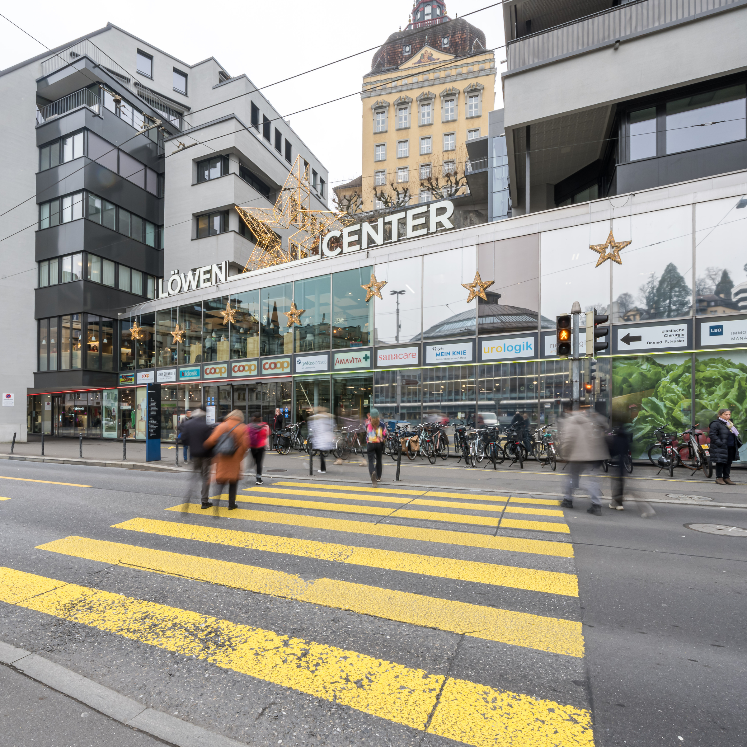 Seit 1984 ist die Hälg Facility Management AG Luzern, ehemals Löwen Bau und Betriebs AG, für das renom-mierte und gut besuchte Löwencenter verantwortlich.