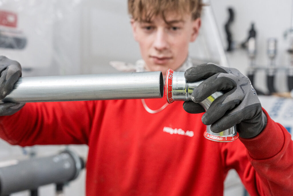 Heizungsinstallateur in Ausbildung bei der Hälg & Co. AG Bütschwil