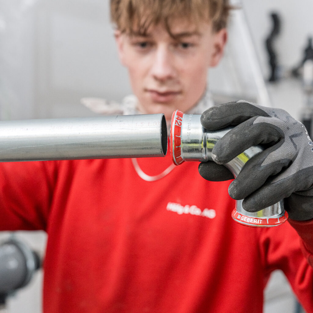 Heizungsinstallateur in Ausbildung bei der Hälg & Co. AG Bütschwil
