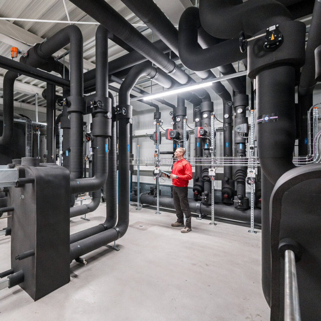 Heizungsanlagen für die Huber Kunststoff AG in Gossau durch die Hälg & Co. AG St. Gallen