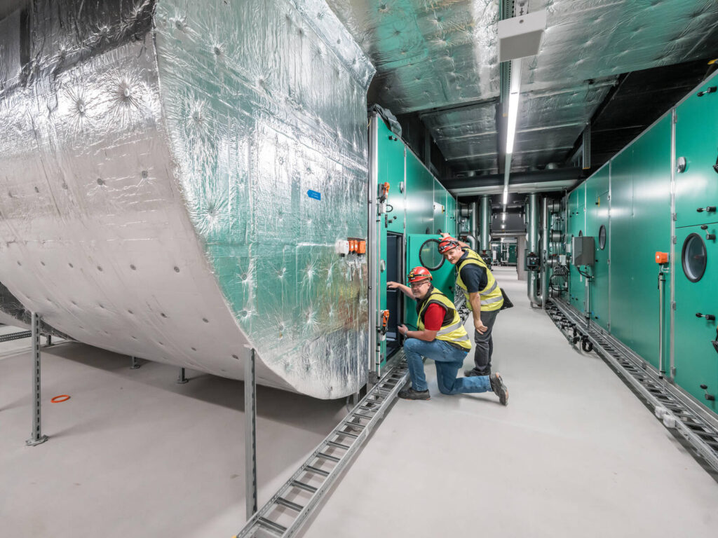 Lüftungsanlagen durch die Hälg & Co. AG Aarau im Kantonsspital Aarau installiert.