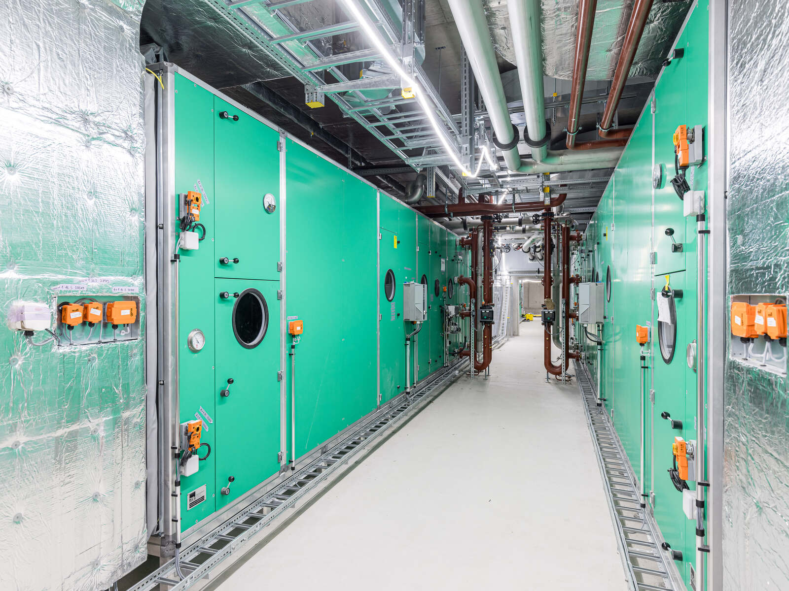 Lüftungsanlagen durch die Hälg & Co. AG Aarau im Kantonsspital Aarau installiert.