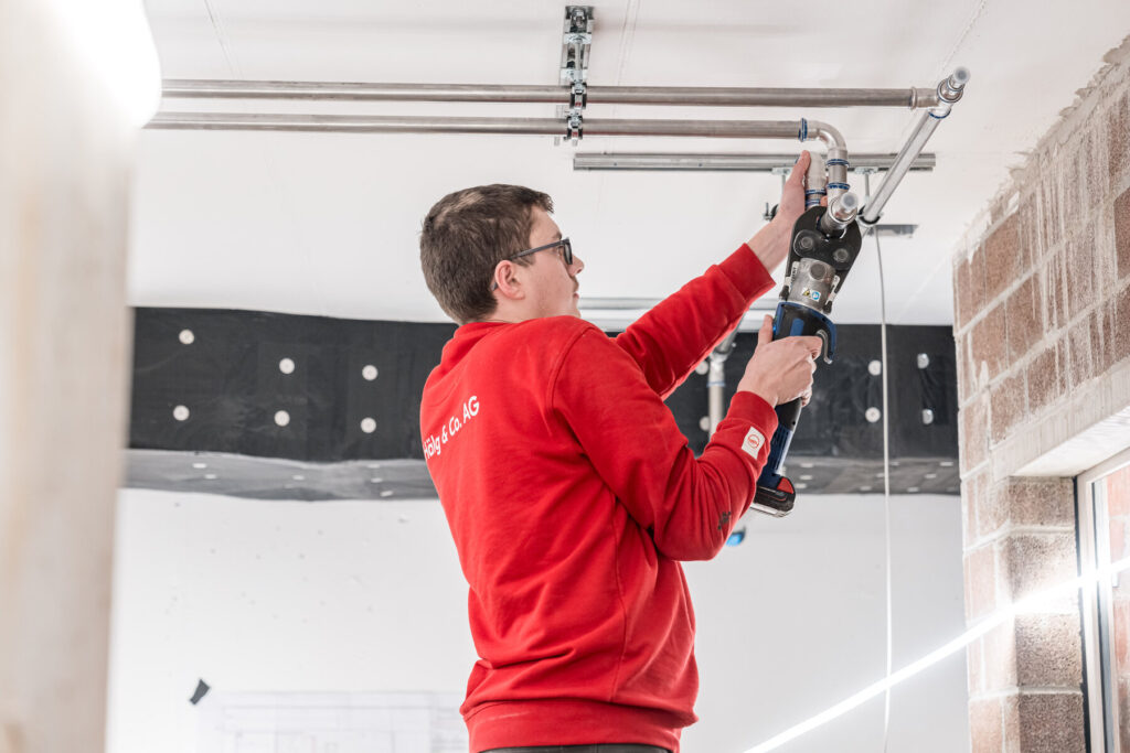 Sanitärinstallateur in Ausbildung bei der Hälg & Co. AG Bütschwil