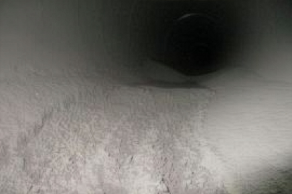 Lüftungskanal im Neubau der Brienzer Rothorn Bahn vor der Reinigung