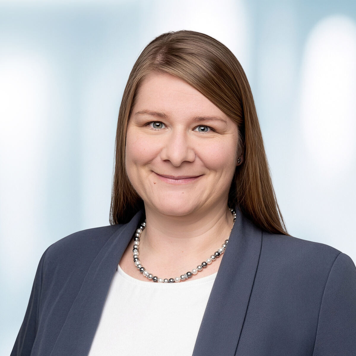 Sabrina Renz, Hälg Group