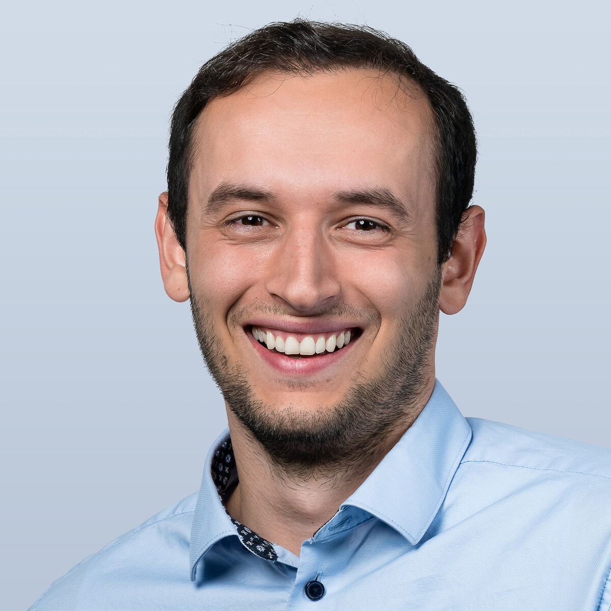 Arianit Salihaj, Hälg Group